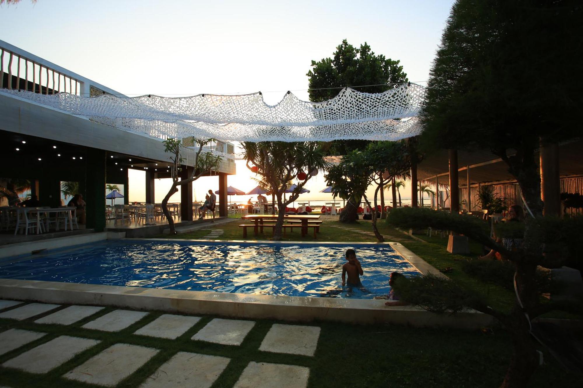 3 Monkeys Lembongan Studio Apartments Gym Recovery Centre Exterior foto