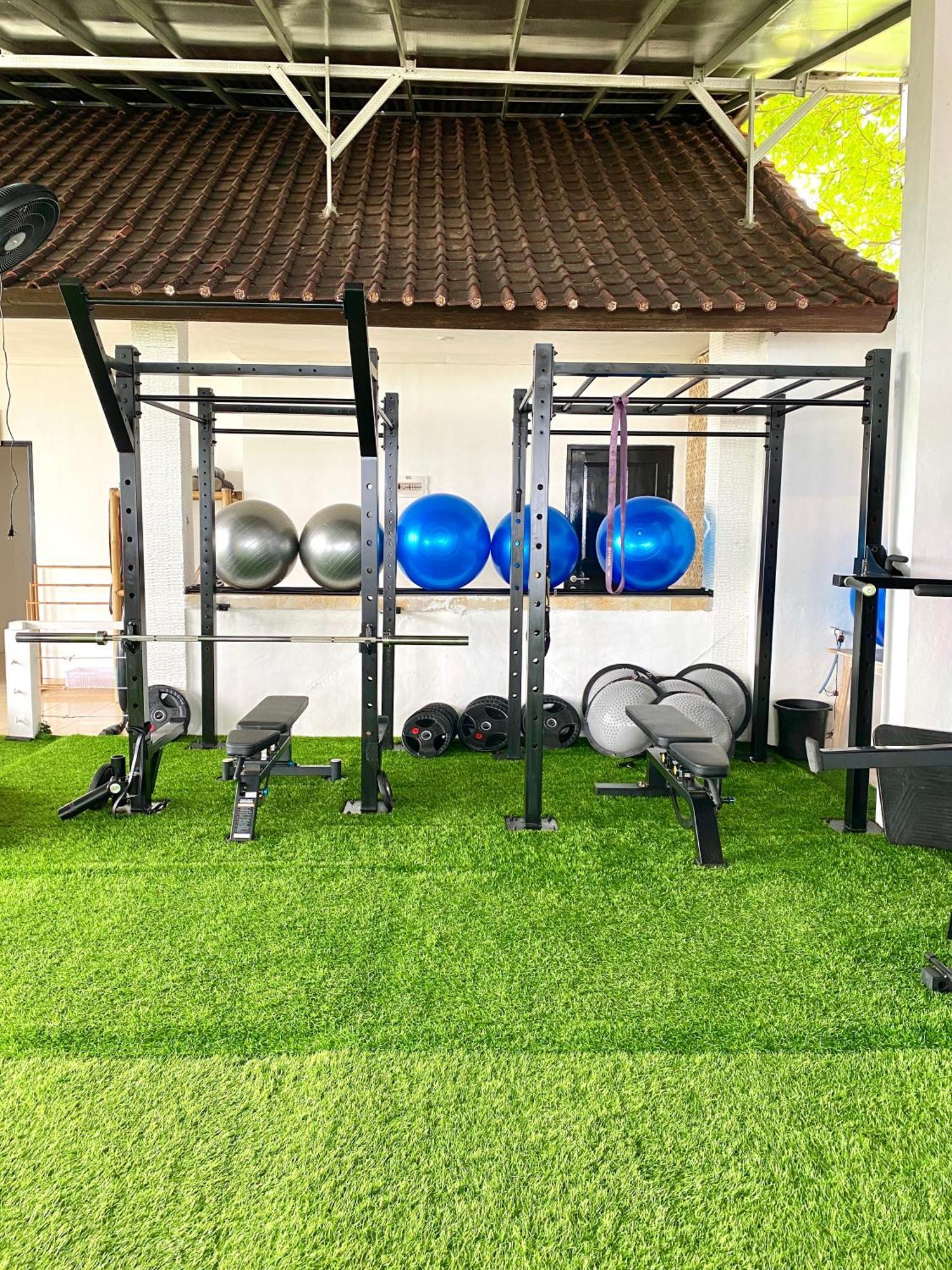 3 Monkeys Lembongan Studio Apartments Gym Recovery Centre Exterior foto